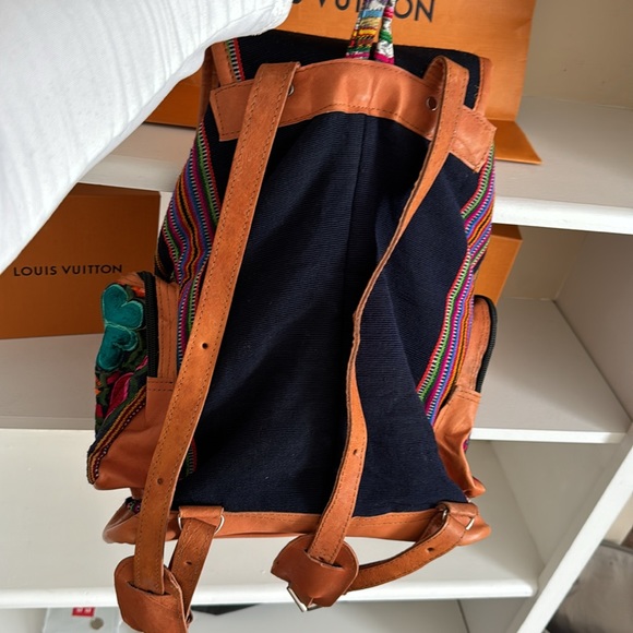 Bèelia Boutique floral genuine leather backpack embroidered blue pink Mexico - Picture 3 of 8